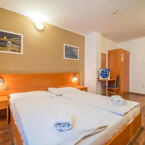 Easy Star Budapest