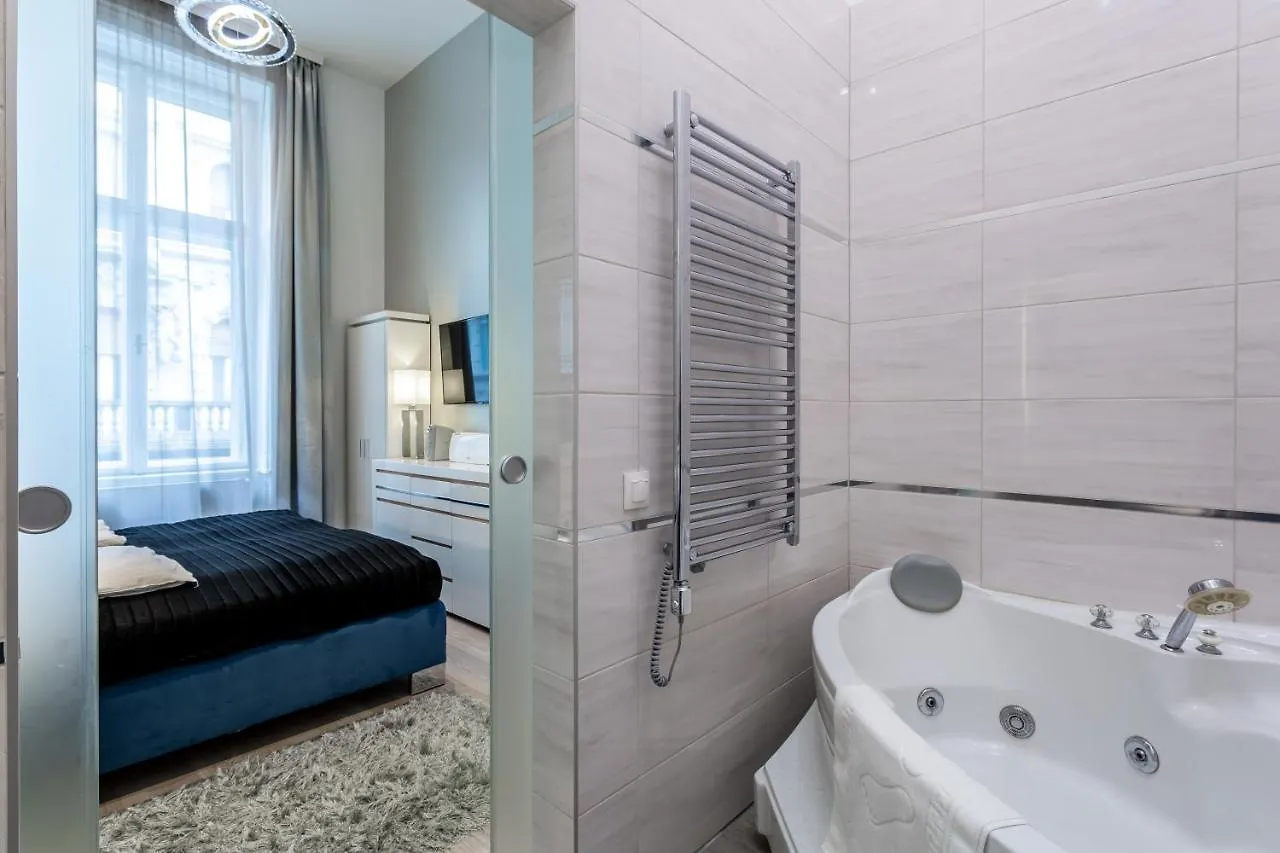Luxurious Extra Central And Comfy Apartment Budapest Hungary