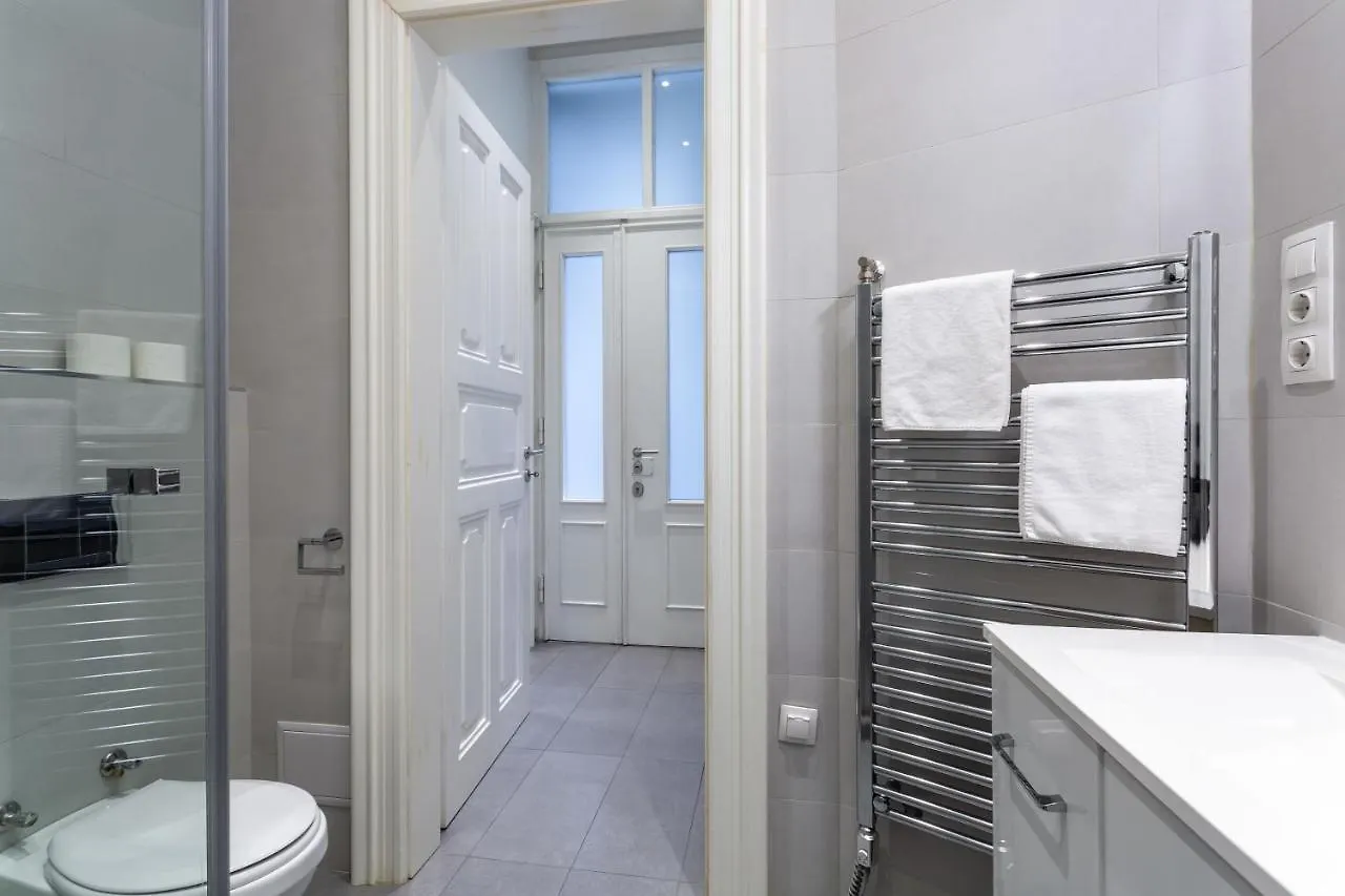 Luxurious Extra Central And Comfy Apartment Budapest
