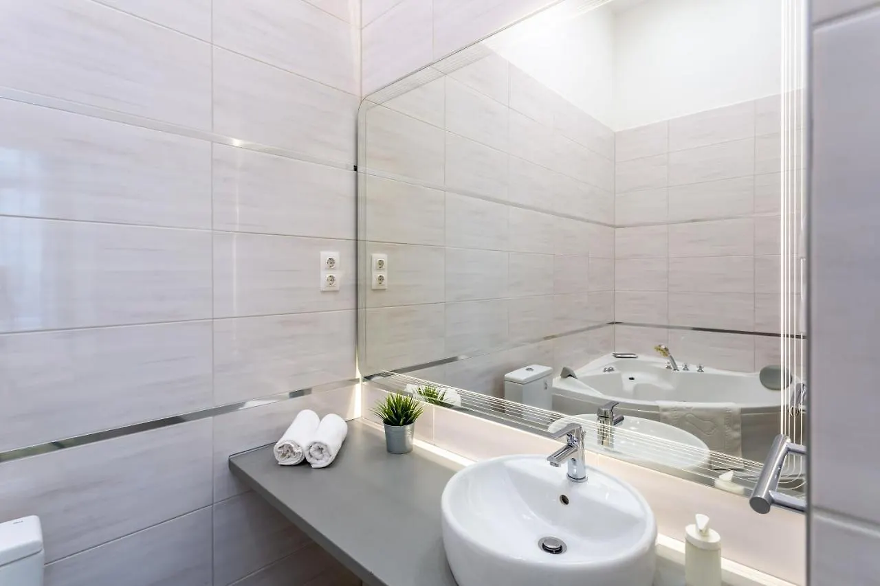Luxurious Extra Central And Comfy Apartment Budapest