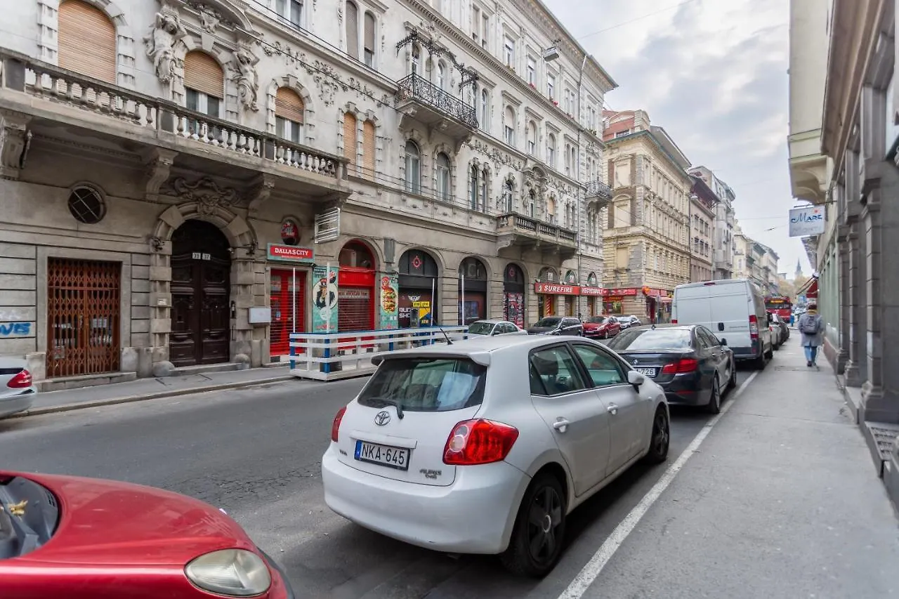 Luxurious Extra Central And Comfy Apartment Budapest Hungary